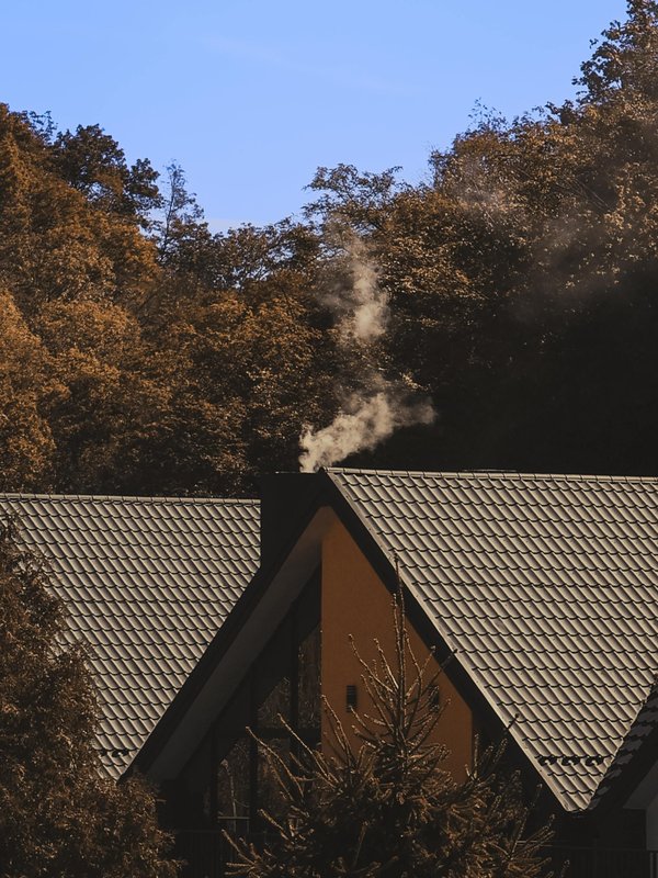 Couverture bâtiment : guide pour une toiture résistante et durable